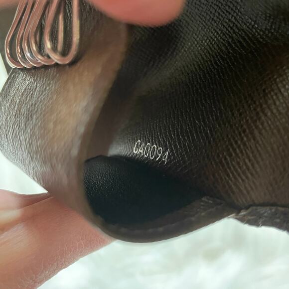 Louis Vuitton 6 Key Chain Holder Brown Taiga Leather Wallet SLG - Picture 10 of 12